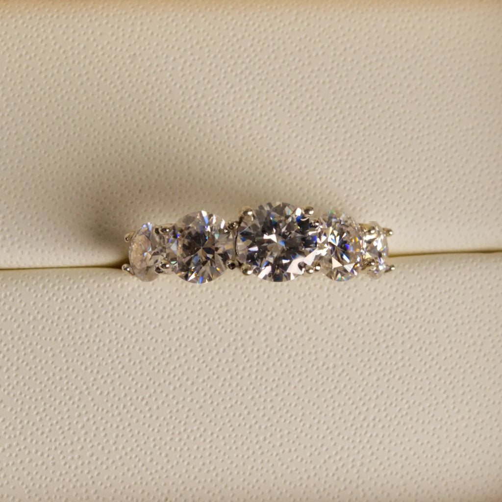 5 Stone Round Diamond Cluster Ring