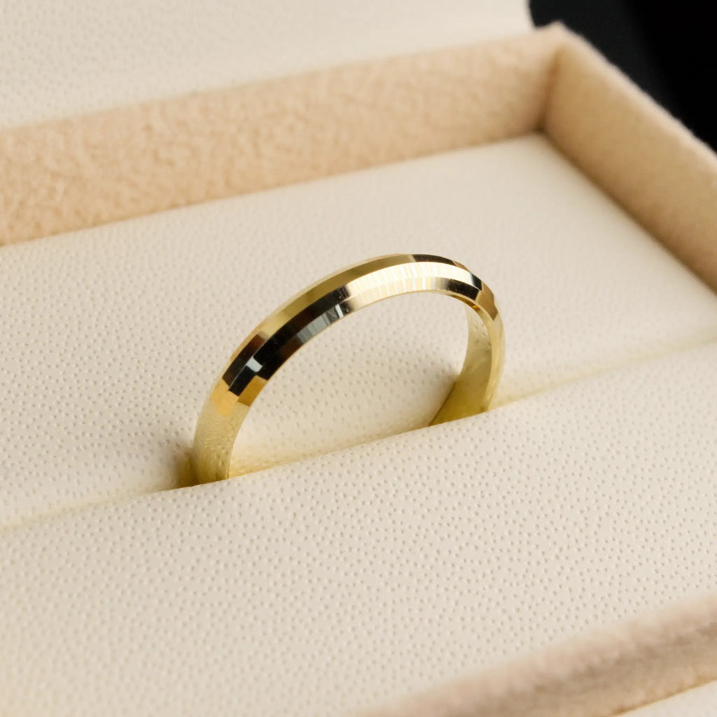 Dainty Knife edge Band