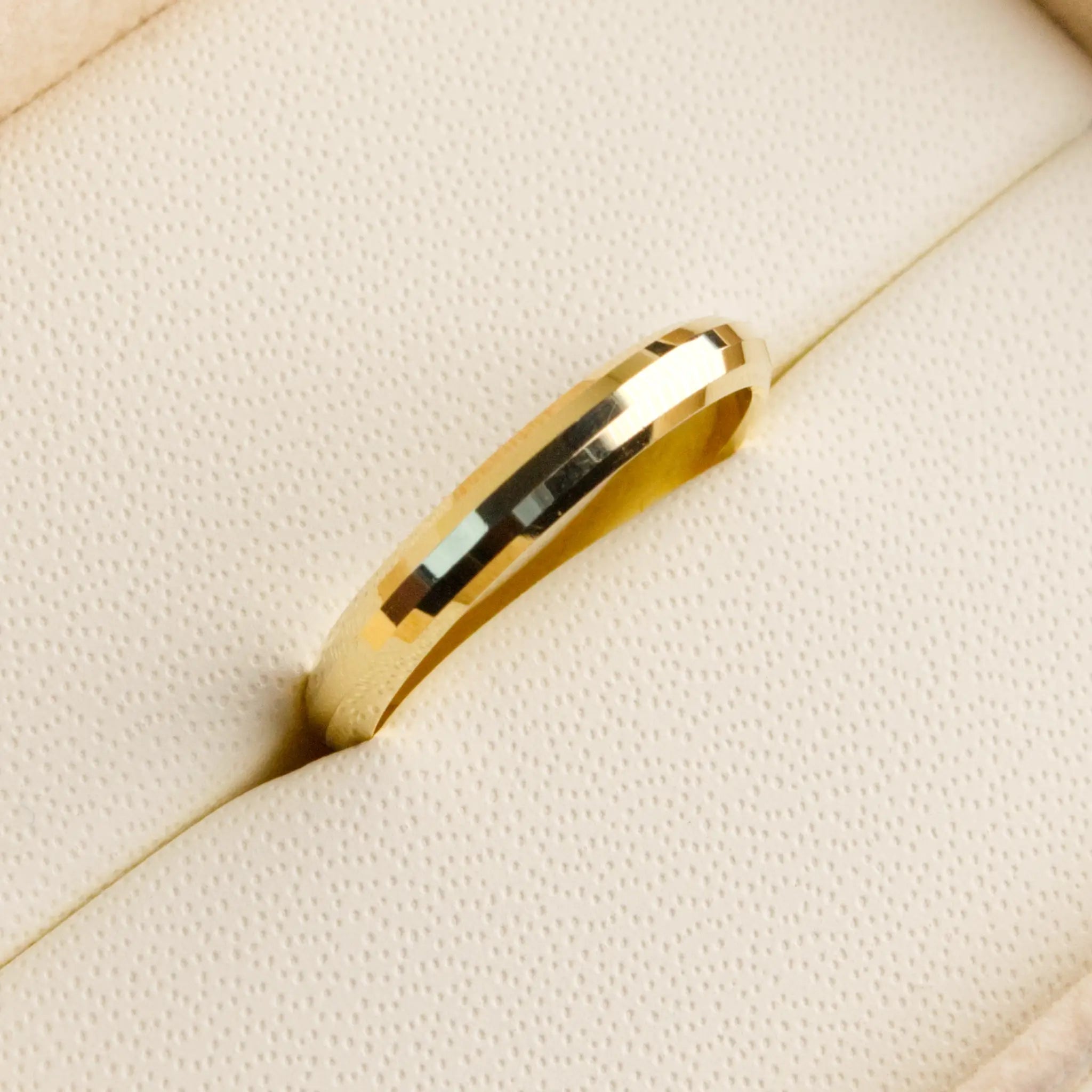 Dainty Knife edge Band