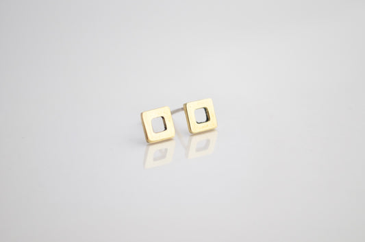Minimlst Square, Cut-out Rounded Earrings