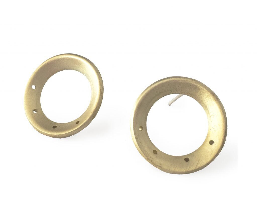 Masie Domed Circle studs – Medium